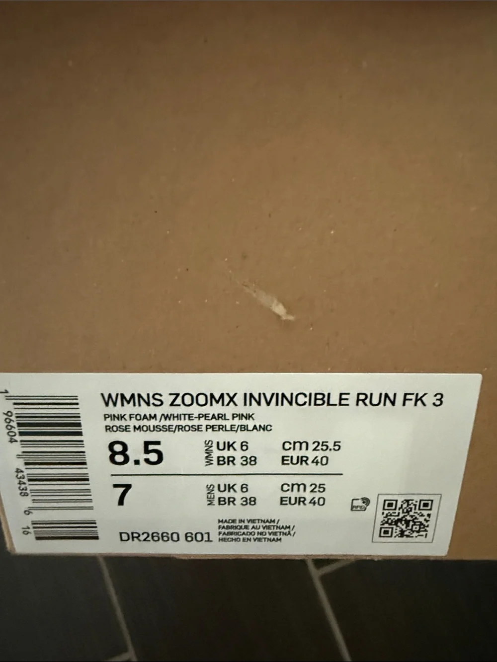 Nike Pink and White zoom invincible run FK3 new in box 8.5 women’s - Picture 2 of 4